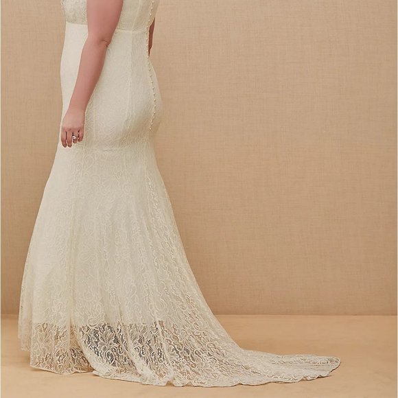 TORRID Ivory Lace Beaded Sleeveless Mermaid Wedding Dress SIZE 16 - Picture 5 of 8